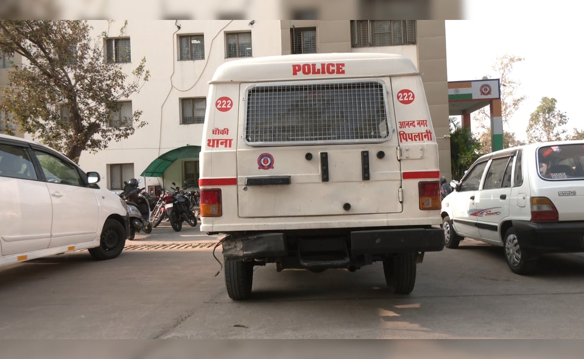 17-Year-Old Stabs Husband, Shows Body To Lover On Video Call: Police